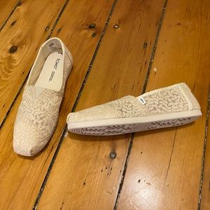 Toms Women's Alpargata Lace Espadrille Shoes, size 7.5